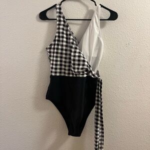 Cupshe Black and White Checkered One Piece Swimsuit